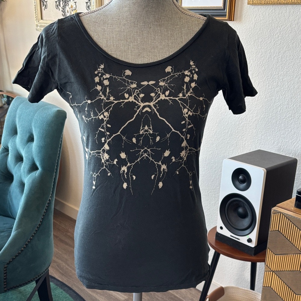 EDUN Black and White Graphic Short Sleeve Tee